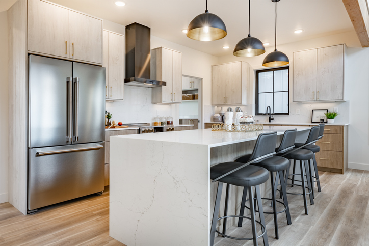 Quartz countertops installed in Orlando FL kitchen by NaturaStone Design